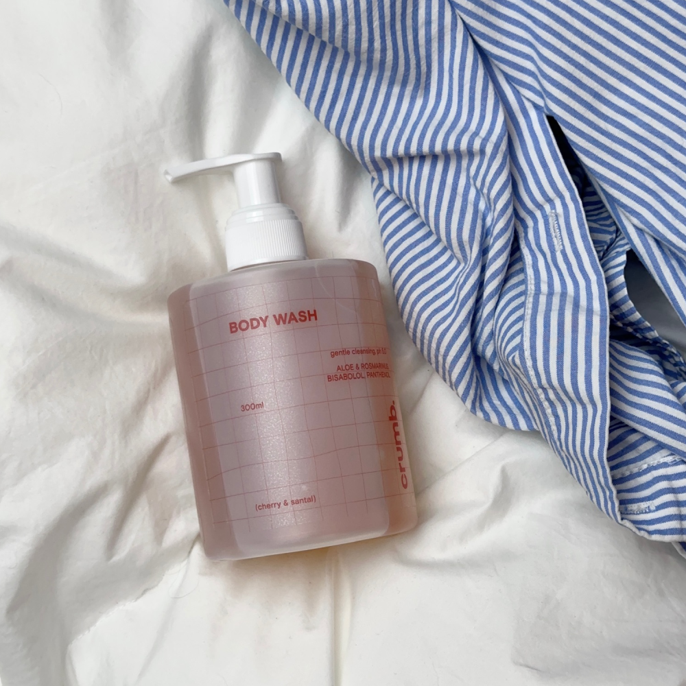 CRUMB. Cherry & Santal Body wash 300ml - Гель для душу "Cherry & Santal" - фото №2 CRUMB. Cherry & Santal Body wash 300ml - Гель для душу "Cherry & Santal" - фото №2